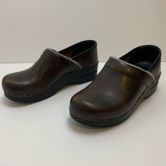 Dansko Brown Classic Clogs - Picture 3 of 8